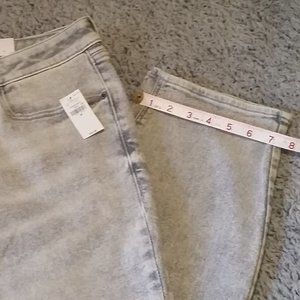 NWT Size 28 Old Navy jeans